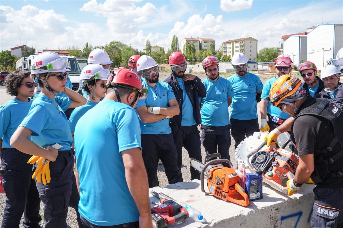 Afet ve Acil Durum Yönetimi Başkanlığı (AFAD) ve Anadolu Ajansı (AA) Akademi işbirliğinde olası...