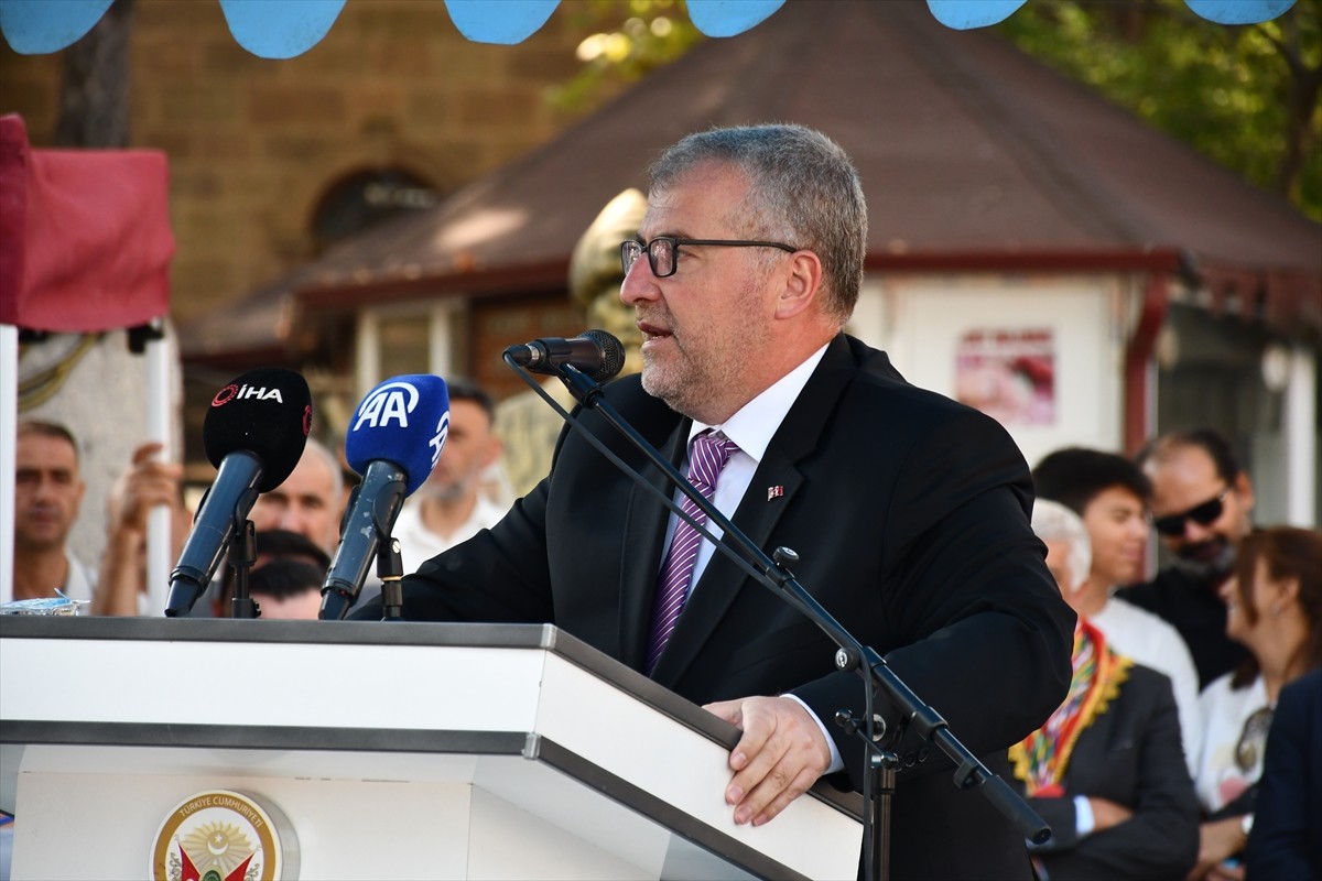 Bilecik'in Söğüt ilçesinde bu yıl 743'üncüsü düzenlenen Söğüt Ertuğrul Gazi'yi Anma ve Yörük...