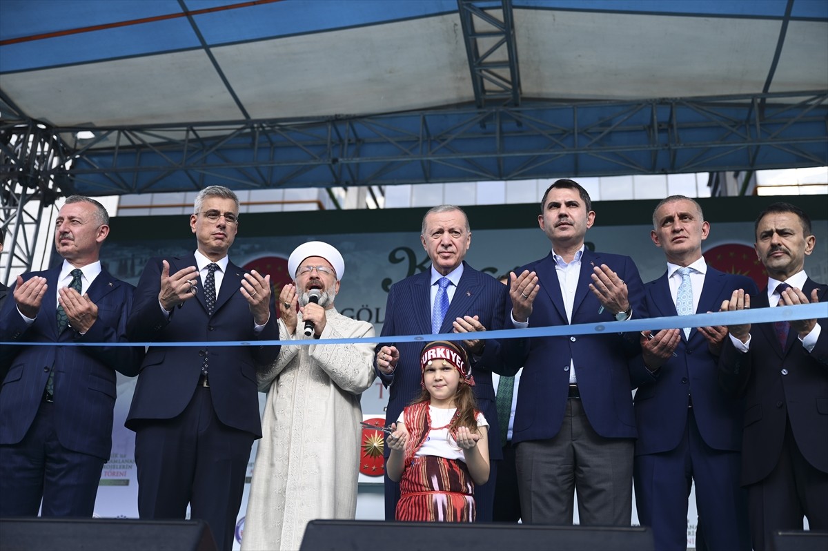 Cumhurbaşkanı Recep Tayyip Erdoğan, “Gölcük Devlet Hastanesi, Teleferik ve TOKİ Konutları ile...