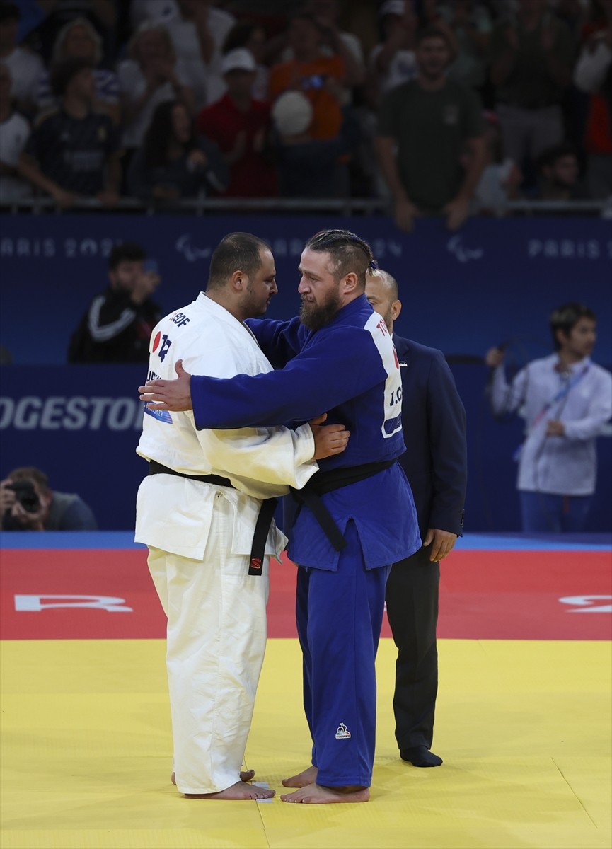 Paris 2024 Paralimpik Oyunları'nda, Champ-de-Mars Arena'daki judo müsabakalarında milli sporcu...