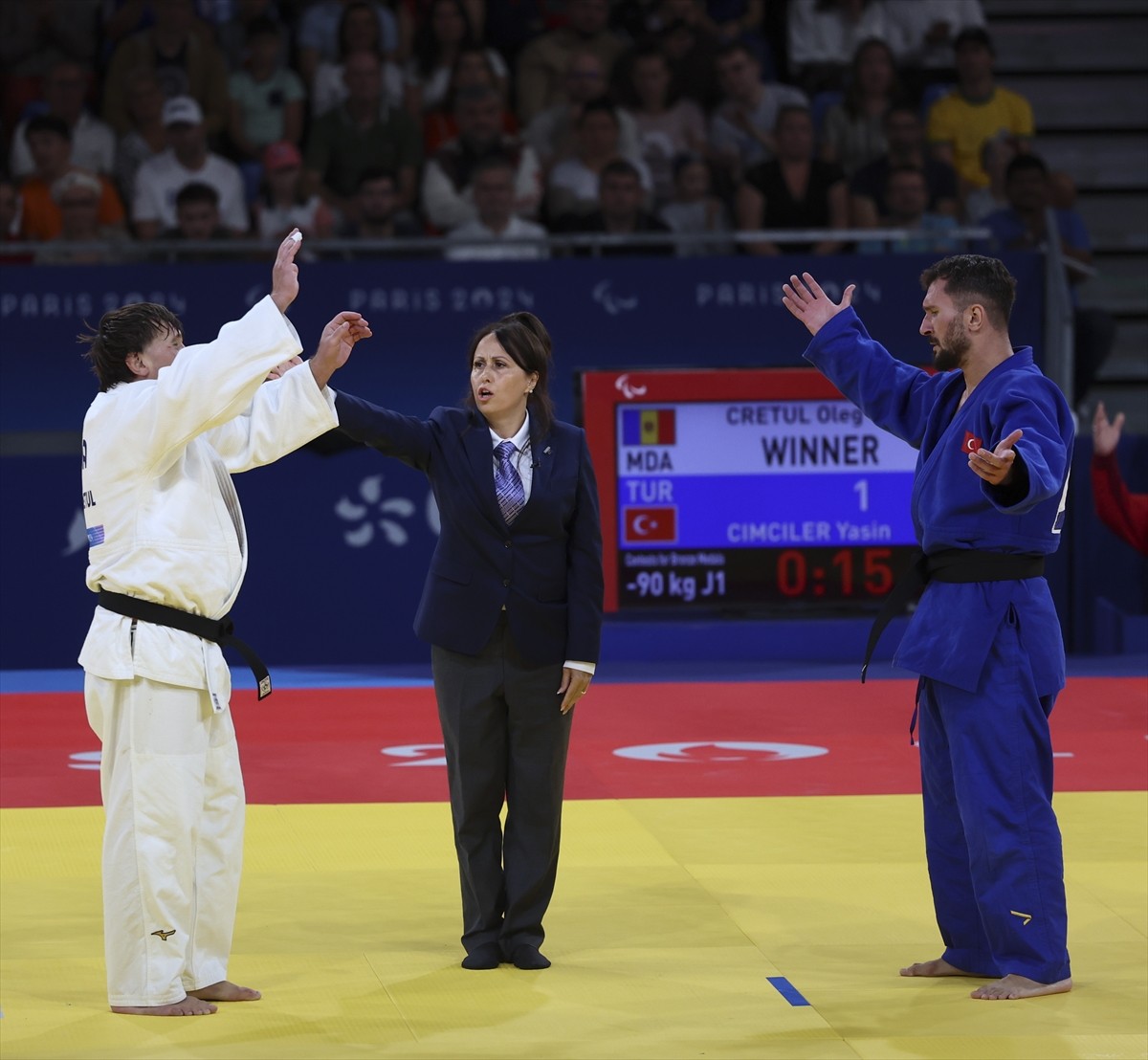 Paris 2024 Paralimpik Oyunları'nda, Champ-de-Mars Arena'daki judo müsabakalarında milli sporcu...