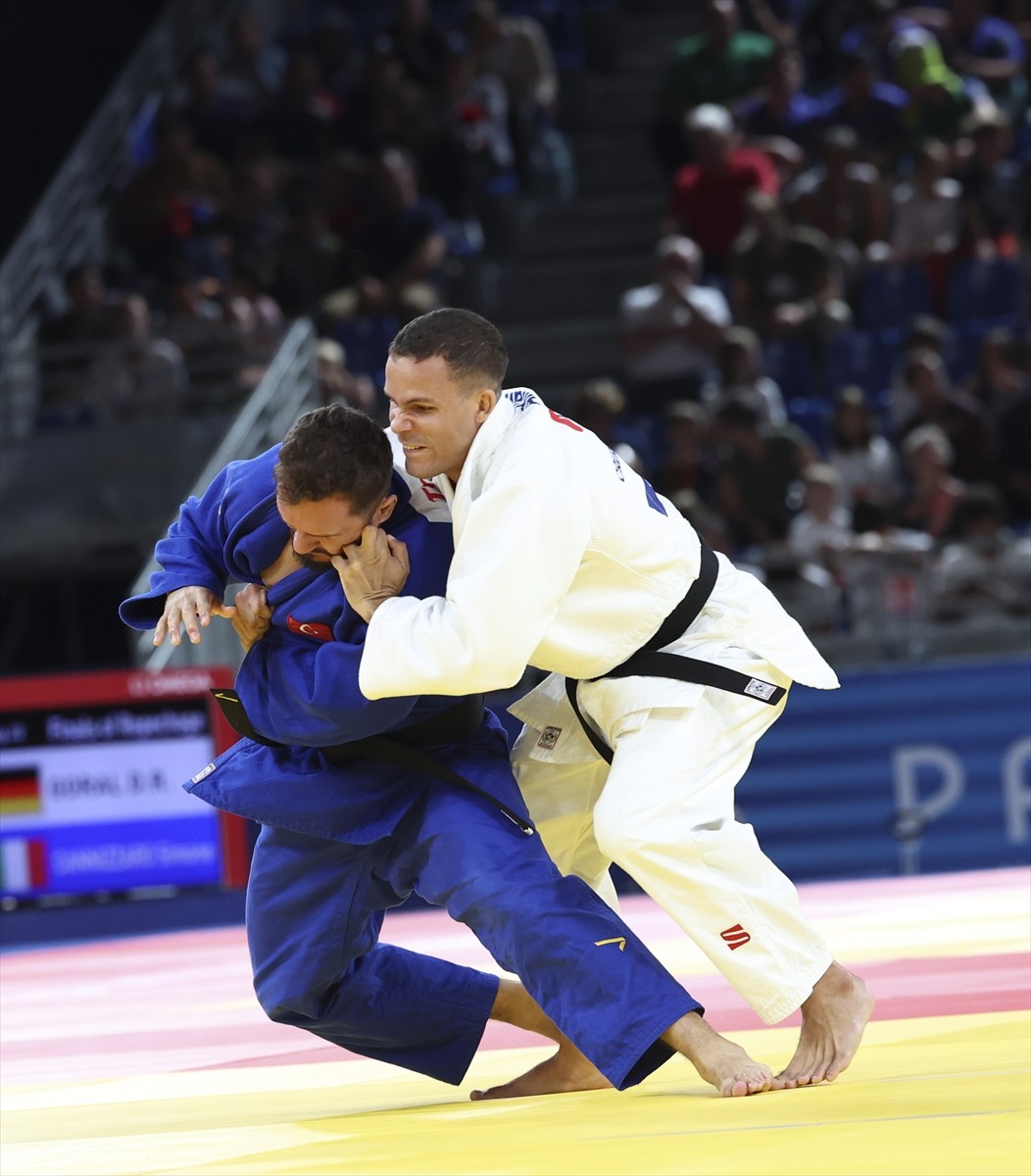 Paris 2024 Paralimpik Oyunları'nda judo erkekler 90 kilo J1 kategorisi yarı finali Champ-de-Mars...