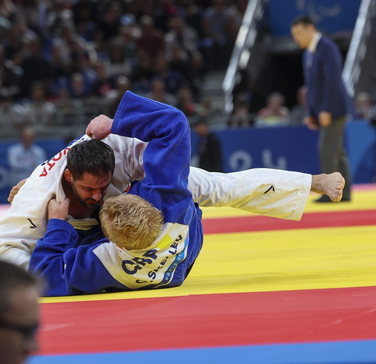 Paris 2024 Paralimpik Oyunları'nda judo erkekler +90 kilo J2 kategorisi yarı finali Champ-de-Mars...