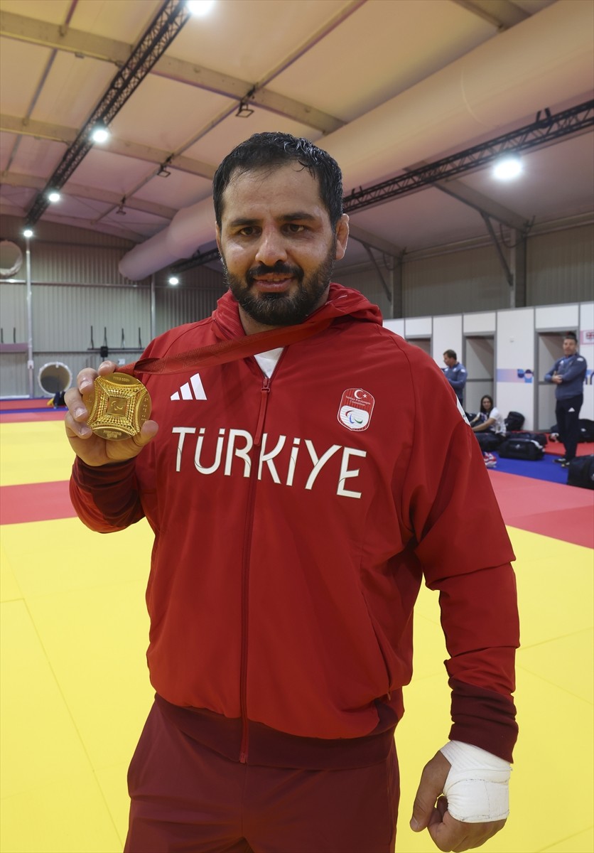 Paris 2024 Paralimpik Oyunları'nda judoda erkekler +90 kilo J2 kategorisinde İbrahim Bölükbaşı...