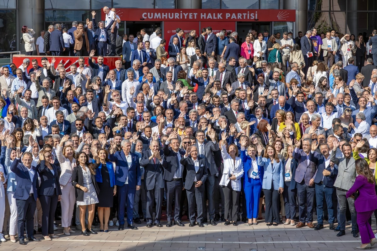 CHP Genel Başkanı Özgür Özel, Ankara’da ATO Congresium’da düzenlenen CHP İkinci Yüzyıl Değişim...