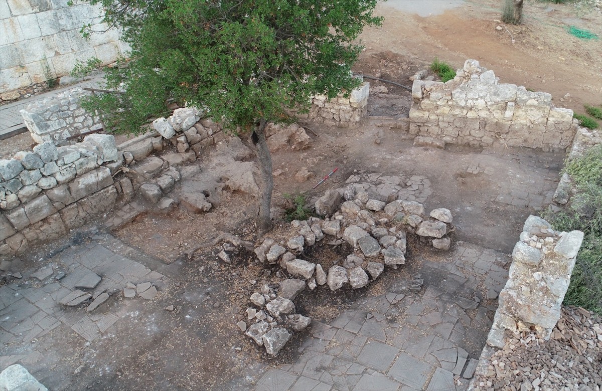 Kültür ve Turizm Bakanlığınca, Geleceğe Miras Myra ve Andriake Projesi kapsamında sürdürülen...