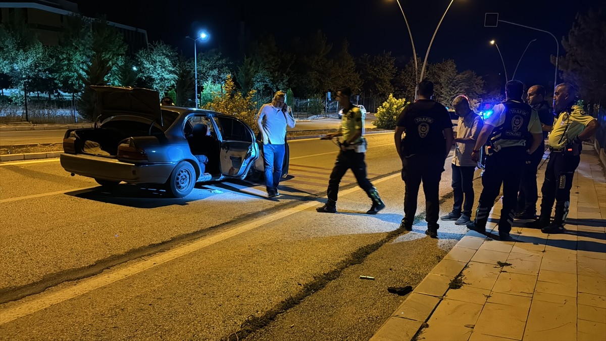 Elazığ'da iki grup arasında çıkan silahlı kavgada bir kişi hayatını kaybetti. Polis ekipleri olay...