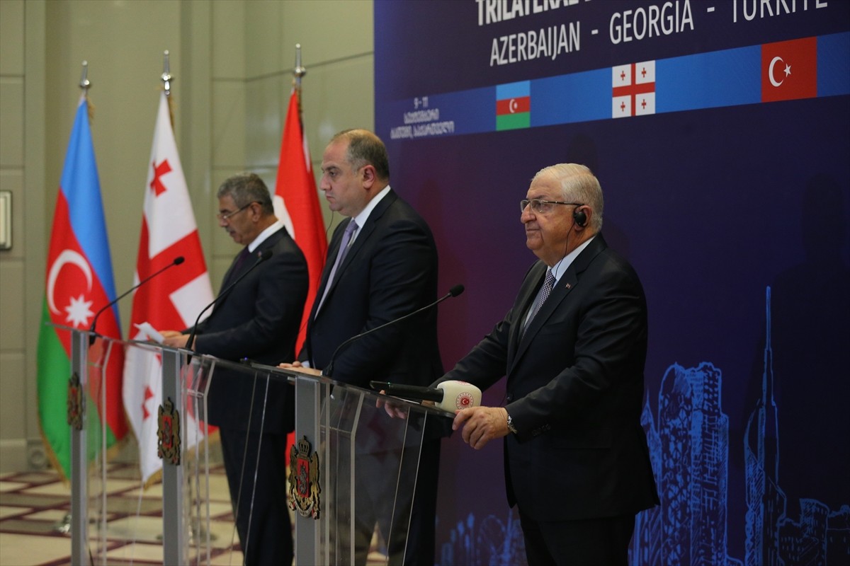 Gürcistan'ın Batum kentinde Türkiye-Gürcistan-Azerbaycan Savunma Bakanları 11. Toplantısı...