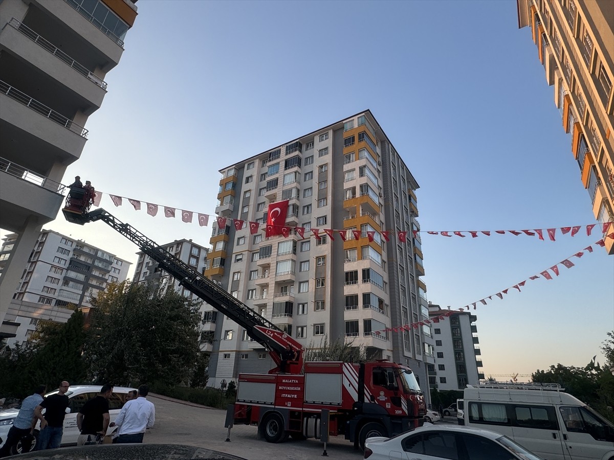 İzmir'de geçirdiği rahatsızlık sonucu şehit olan Topçu Uzman Çavuş Mehmet Kökcü'nün şehadet haberi...