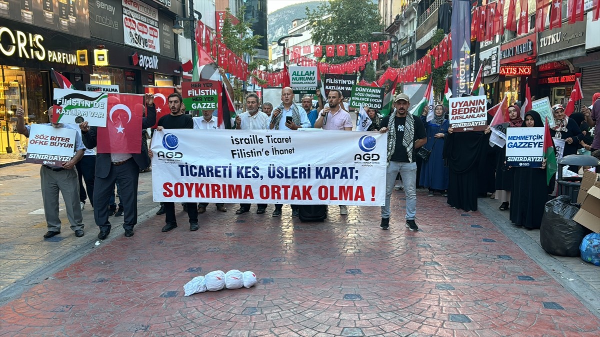 Karabük'te İsrail'in Filistin'e yönelik saldırılarına tepki gösterildi. Anadolu Gençlik Derneğinin...