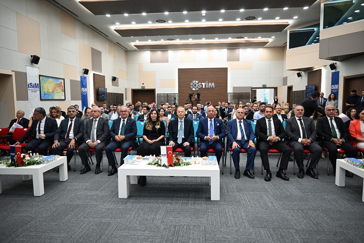 OSTİM İş ve İnşaat Makineleri Kümelenmesi (İŞİM) tarafından OSTİM Konferans Salonu'nda "2023...