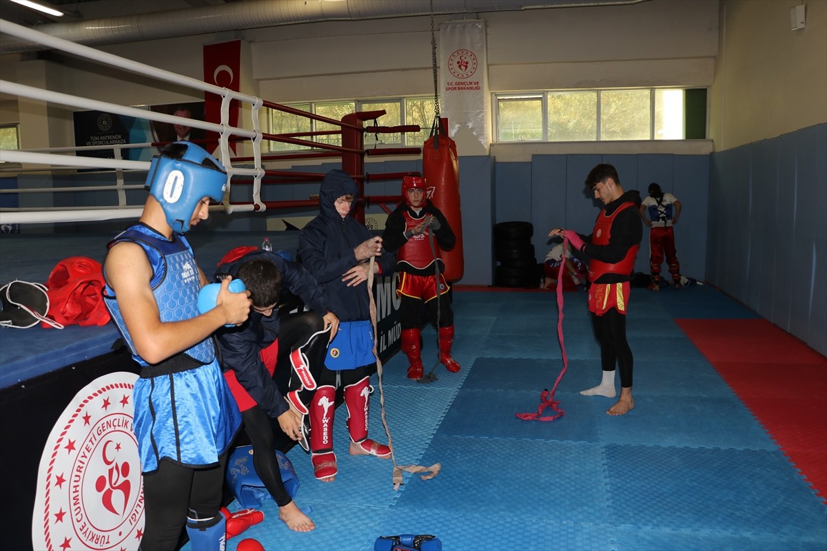 Genç Milli Wushu Takımı'nın Dünya Şampiyonası hazırlıkları kapsamında Kastamonu'da yaptığı kamp...