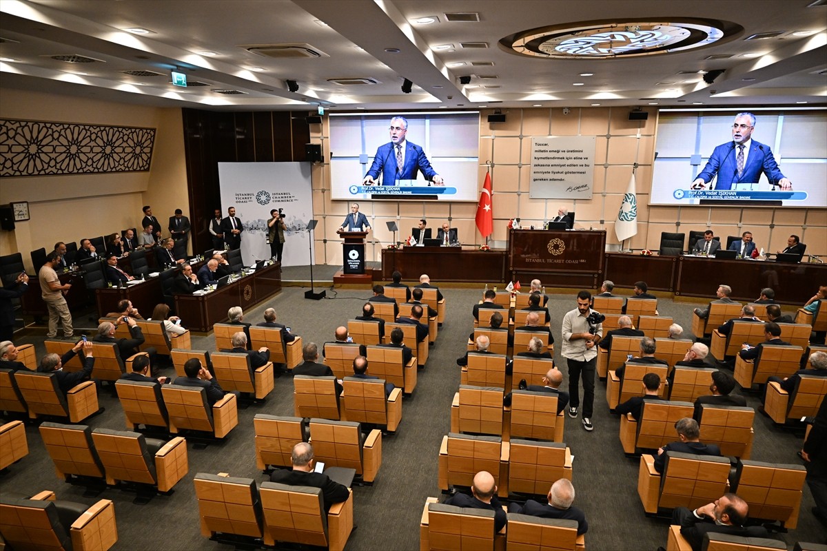 Çalışma ve Sosyal Güvenlik Bakanı Vedat Işıkhan, İstanbul Ticaret Odası (İTO) Meclis Toplantısı'na...