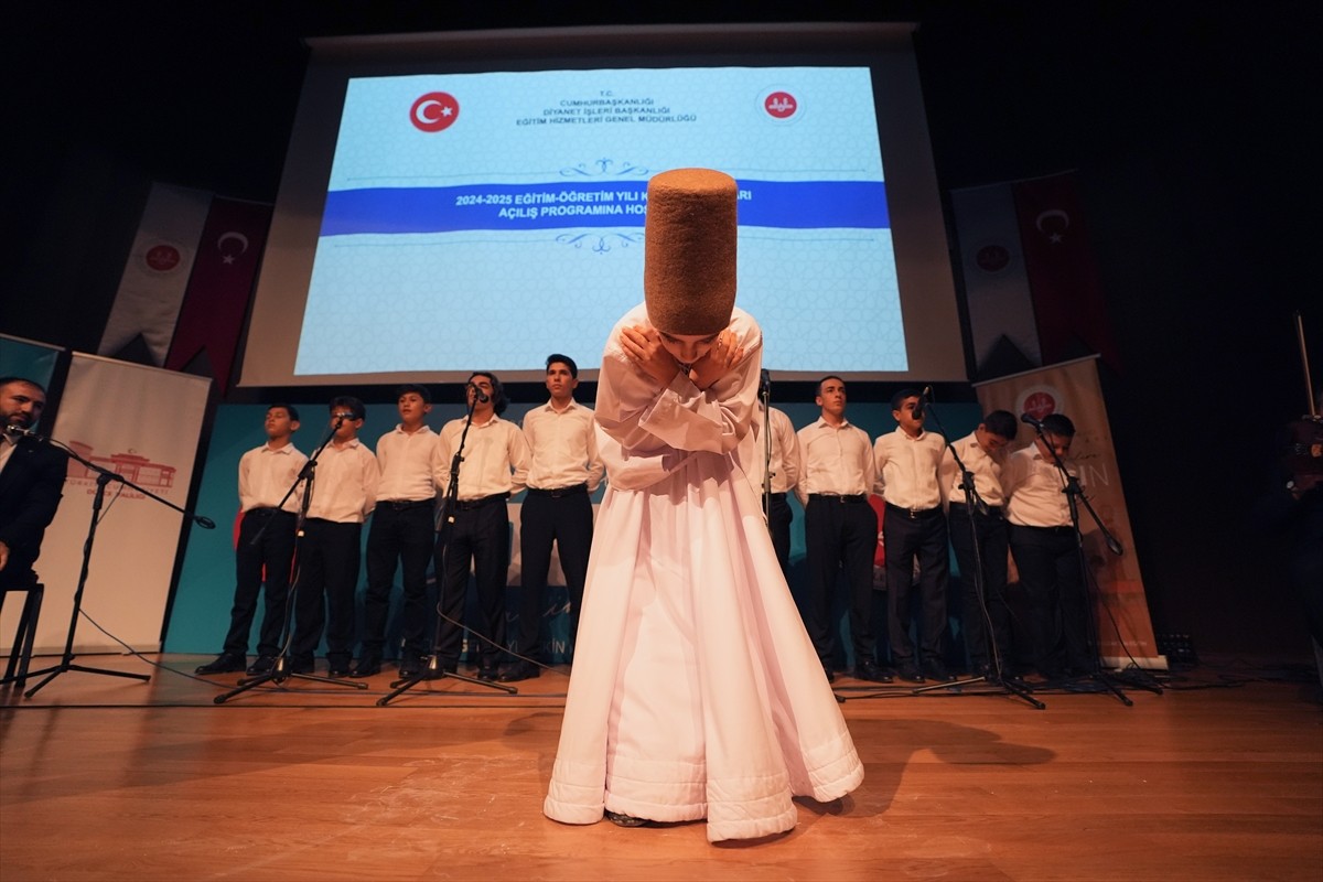 Diyanet İşleri Başkanı Ali Erbaş, (sağ 3) Diyanet İşleri Başkanlığınca Düzce Üniversitesi...