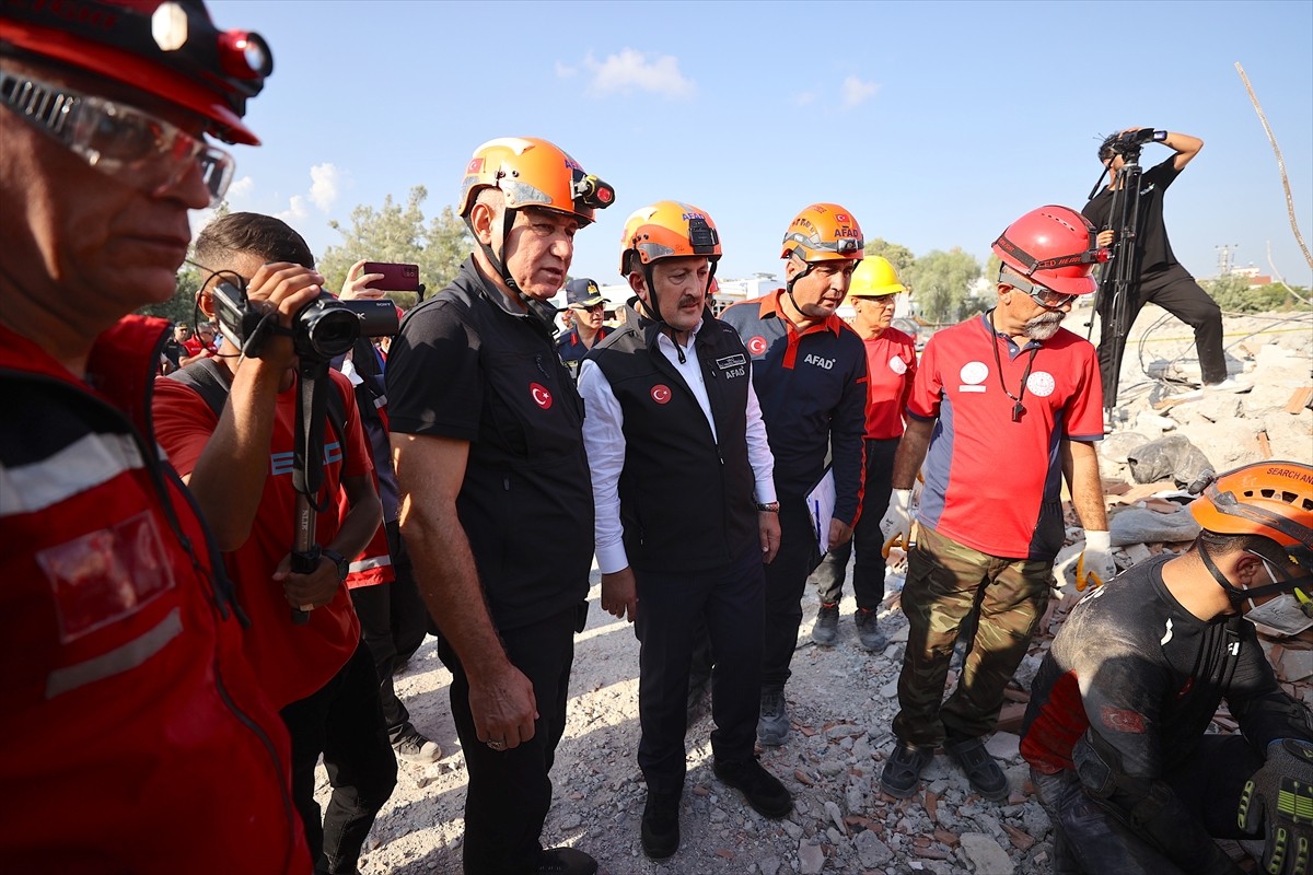 Mersin'de senaryo gereği 4 ilin etkilendiği 7 büyüklüğündeki depremin bölgesel tatbikatı başladı....