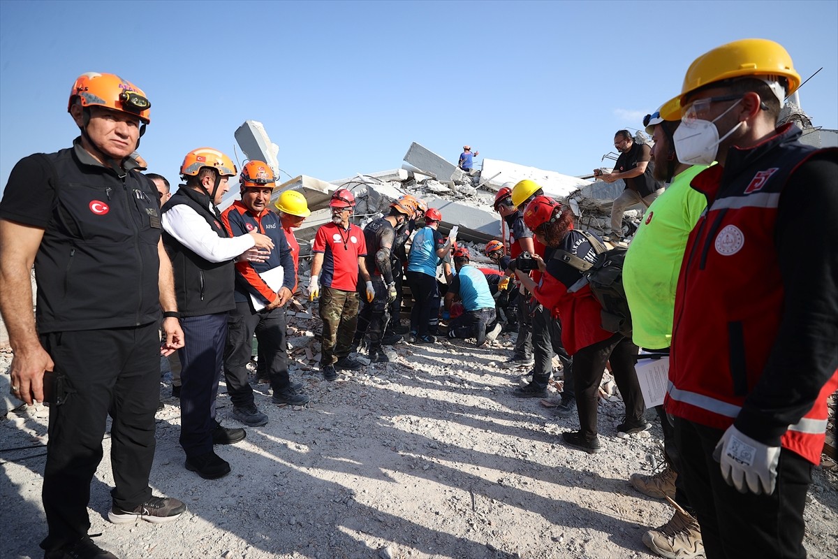 Mersin'de senaryo gereği 4 ilin etkilendiği 7 büyüklüğündeki depremin bölgesel tatbikatı başladı. ...