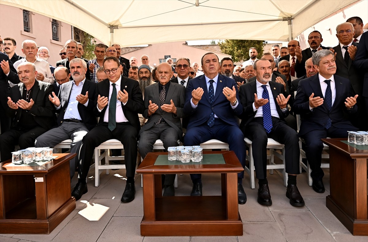 Milliyetçi Hareket Partisi (MHP) Genel Başkan Yardımcısı Yaşar Yıldırım (sağ2), 12 Eylül 1980...