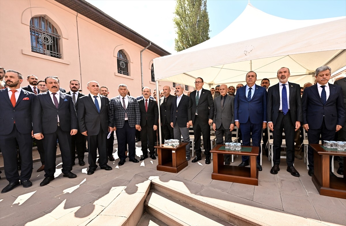 Milliyetçi Hareket Partisi (MHP) Genel Başkan Yardımcısı Yaşar Yıldırım (sağ2), 12 Eylül 1980...