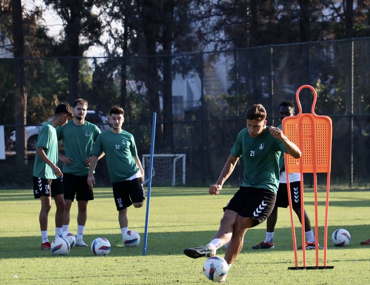 Sakaryaspor, Trendyol 1. Lig'in 5. haftasında Şanlıurfaspor ile oynayacağı karşılaşmanın...