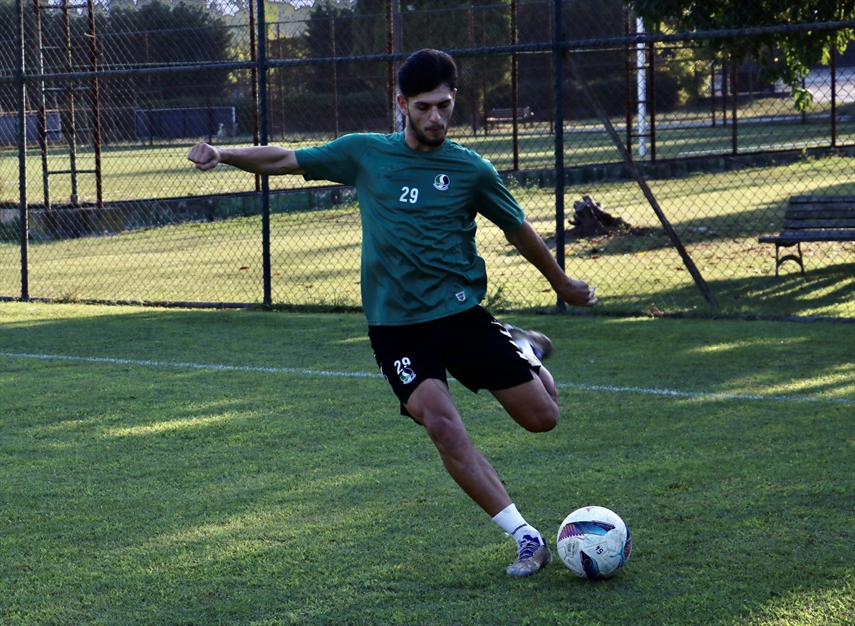 Sakaryaspor, Trendyol 1. Lig'in 5. haftasında Şanlıurfaspor ile oynayacağı karşılaşmanın...