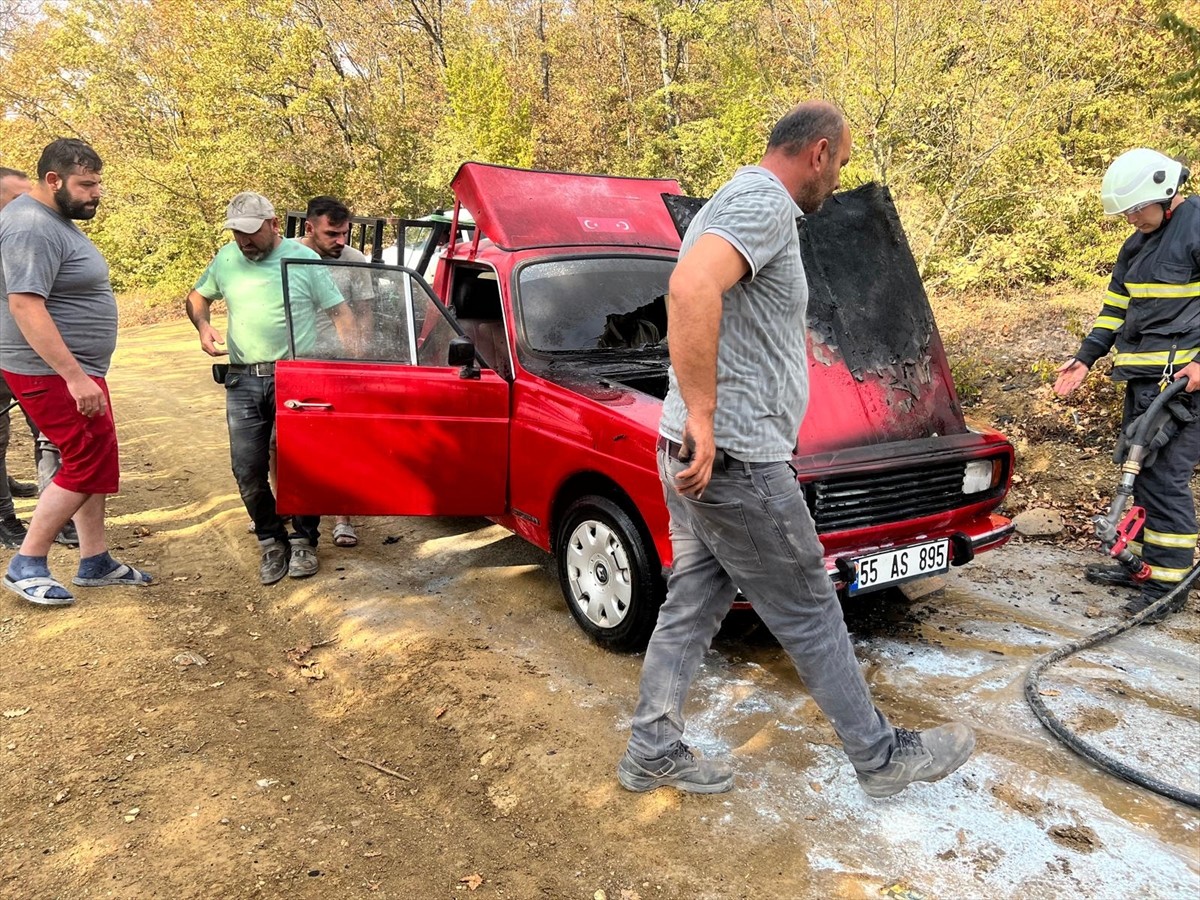 Samsun'un Asarcık ilçesinde, yanan kamyonette bir erkek cesedi bulundu.