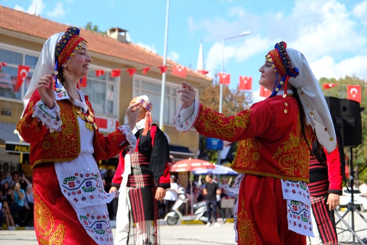 Trakya'da "Pavli" olarak bilinen asırlık Pehlivanköy Panayırı 114'üncü kez kuruldu. Sultan II....