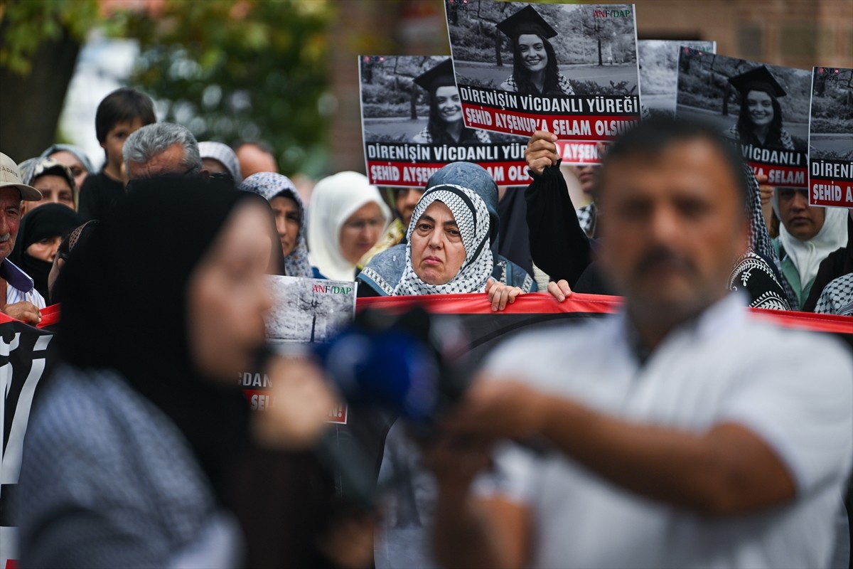 Ankara Filistin Dayanışma Platformunun (ANFİDAP) çağrısıyla Hacı Bayram Veli Camisi'nde cuma...