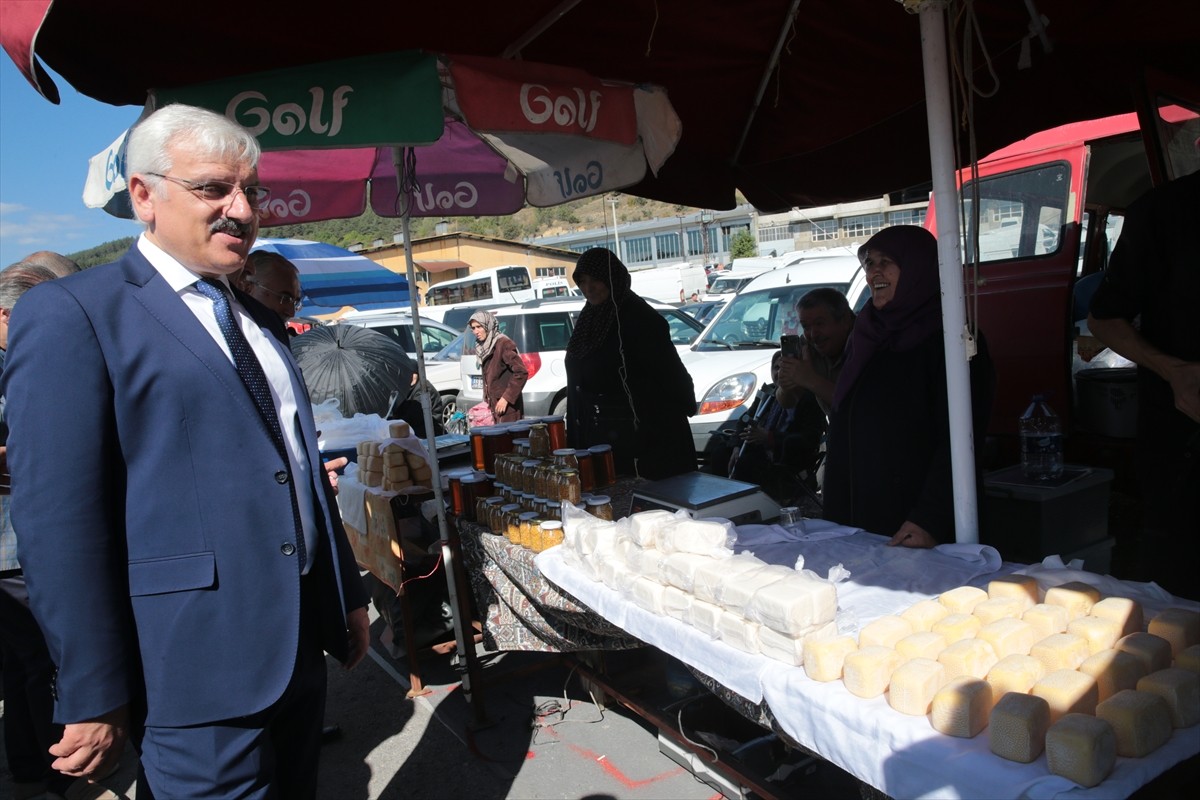 Bolu'nun Gerede ilçesinde Geleneksel Gerede Hayvan ve Emtia Panayırı açıldı. Açılışa, Vali Erkan...