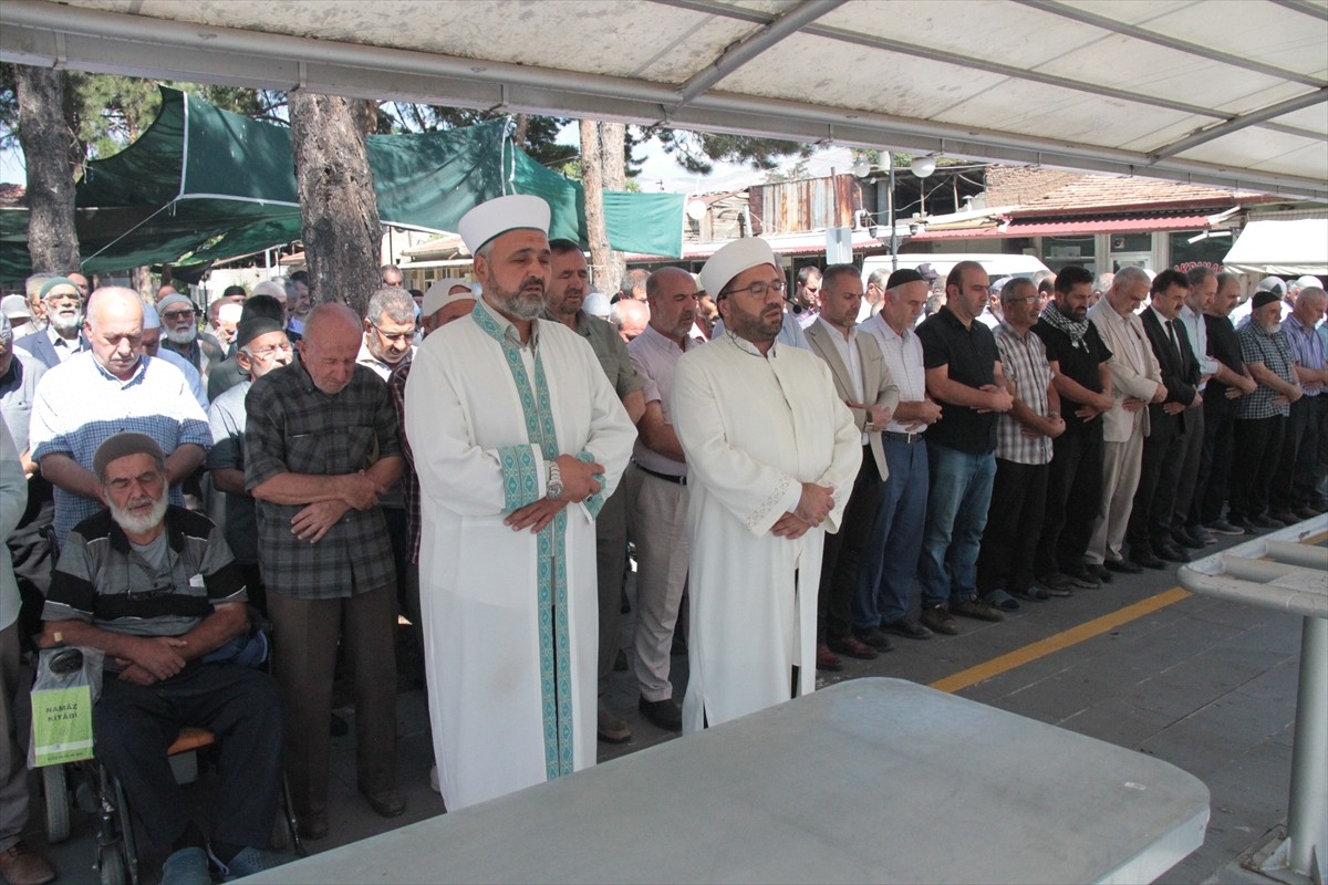 Erzincan'da, işgal altındaki Batı Şeria'da İsrail askerlerince katledilen Ayşenur Ezgi Eygi için...