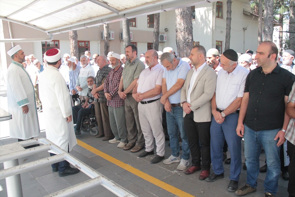 Erzincan'da, işgal altındaki Batı Şeria'da İsrail askerlerince katledilen Ayşenur Ezgi Eygi için...