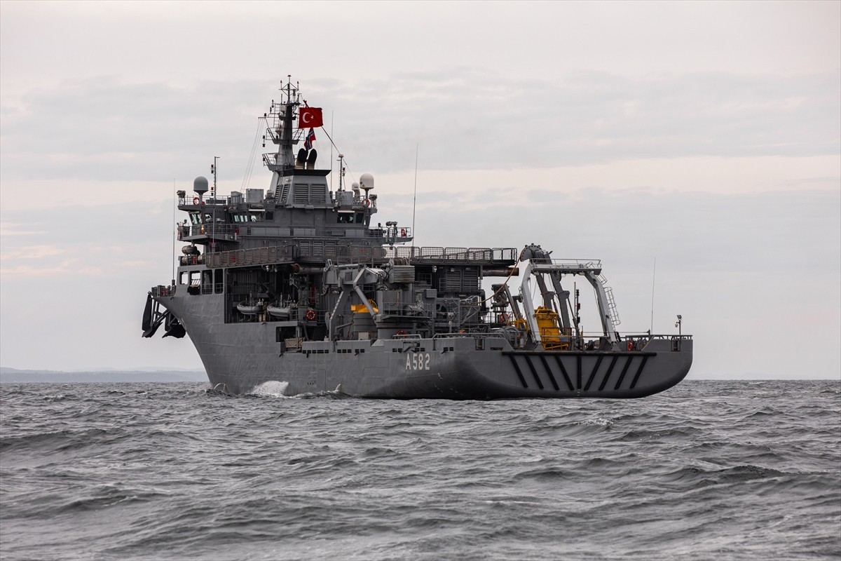 Milli Savunma Bakanlığı (MSB), TCG Alemdar denizaltı kurtarma gemisinin, Norveç'te devam eden...