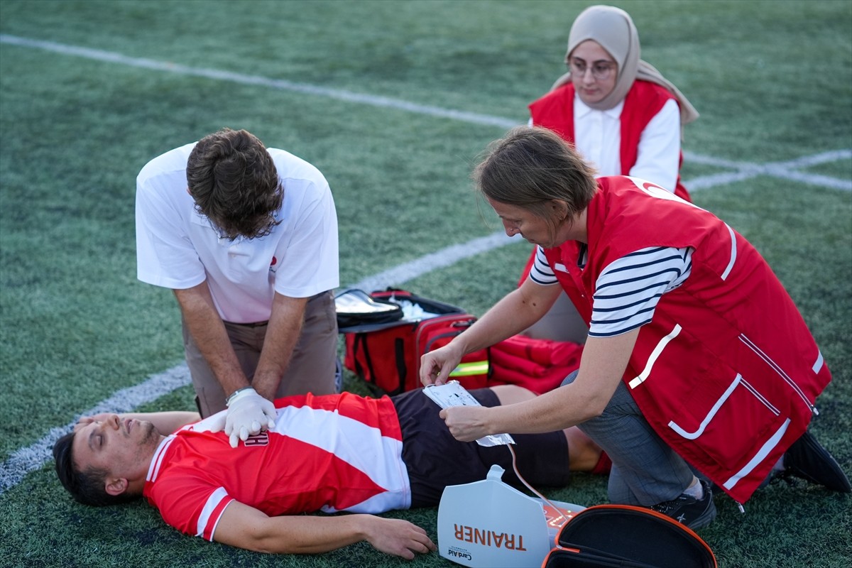 Yenimahalle Hasan Doğan Stadyumu'nda, Bu yıl "Spor ve İlk Yardım" temasıyla kutlanacak Dünya İlk...