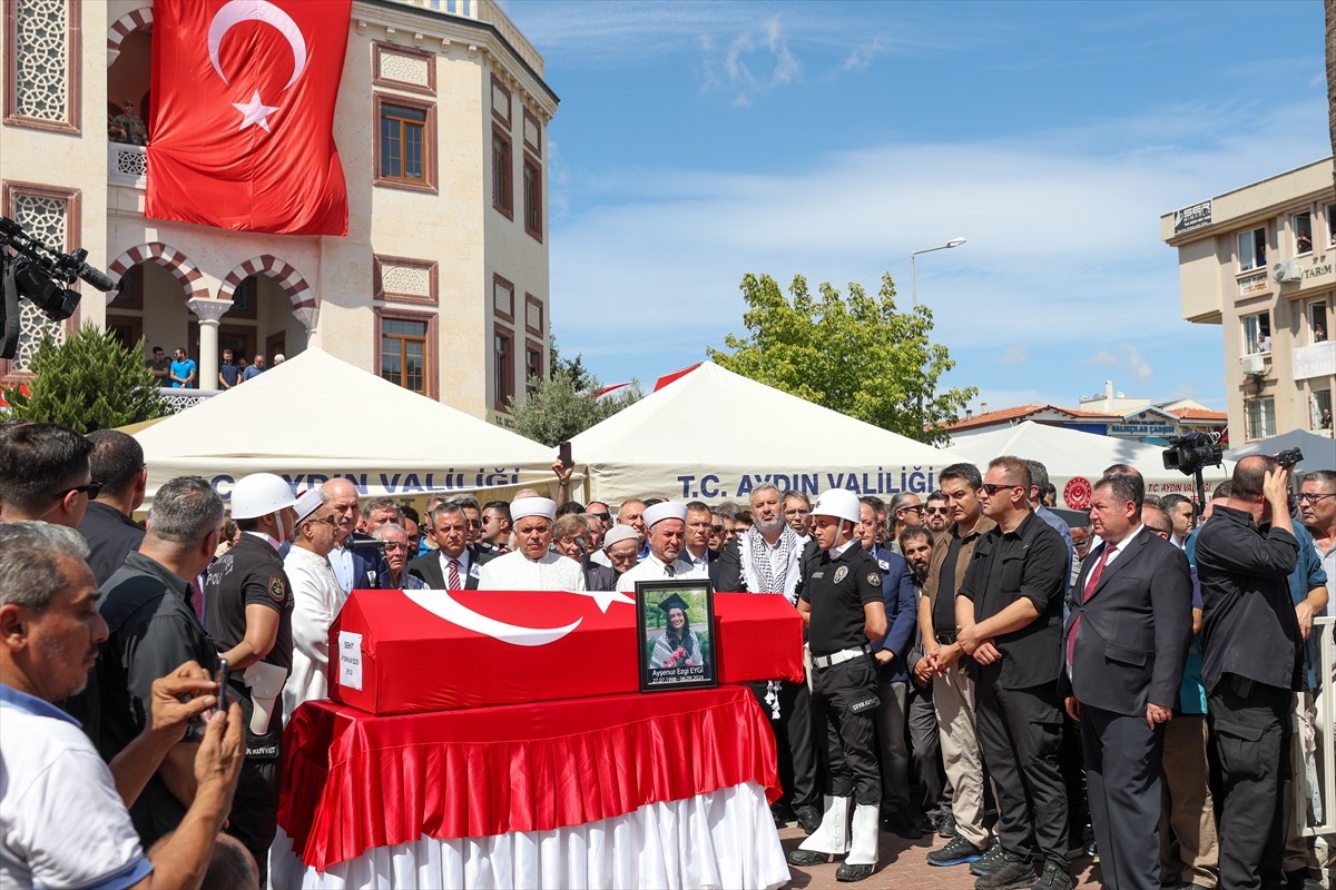 İşgal altındaki Batı Şeria'da İsrail askerlerince katledilen Ayşenur Ezgi Eygi'nin cenazesi...