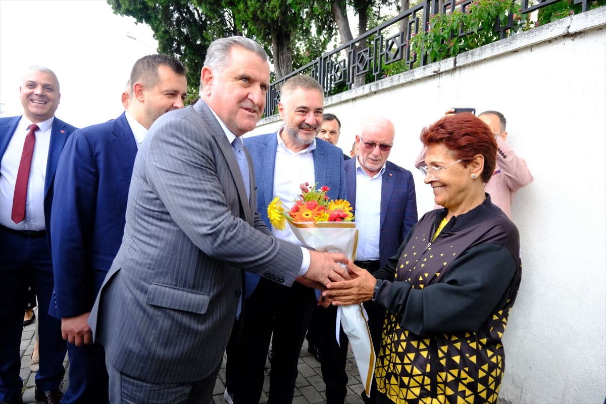 Gençlik ve Spor Bakanı Osman Aşkın Bak (sol 3), Kırklareli'nde çeşitli ziyaretler gerçekleştirdi....