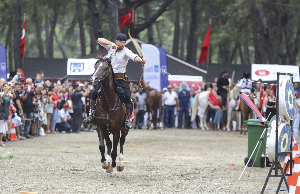 Antalya'da bu yıl üçüncüsü gerçekleştirilen Uluslararası Yörük Türkmen Festivali tamamlandı....