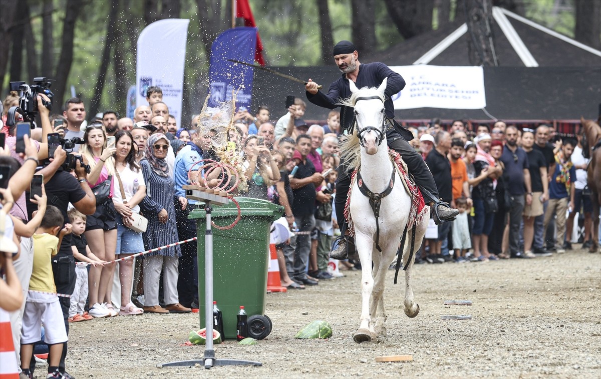 Antalya'da bu yıl üçüncüsü gerçekleştirilen Uluslararası Yörük Türkmen Festivali tamamlandı....