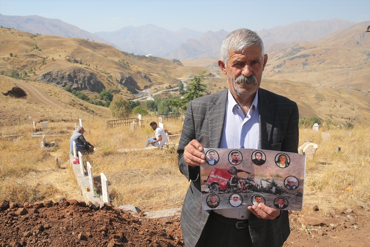 Hakkari'nin Geçitli köyünde 16 Eylül 2010'da PKK'lı teröristlerce yola tuzaklanan patlayıcının...