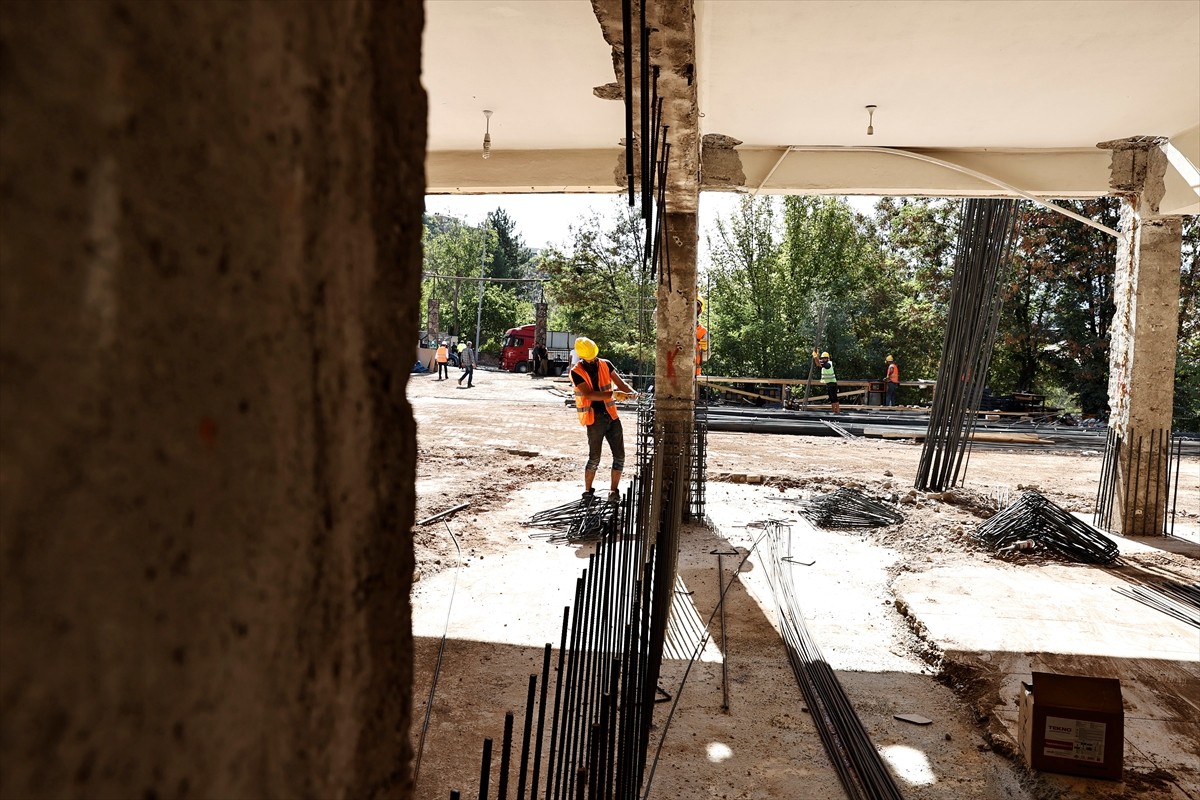 Tunceli'de depreme karşı 39 okulda onarım ve güçlendirme çalışması başlatıldı.