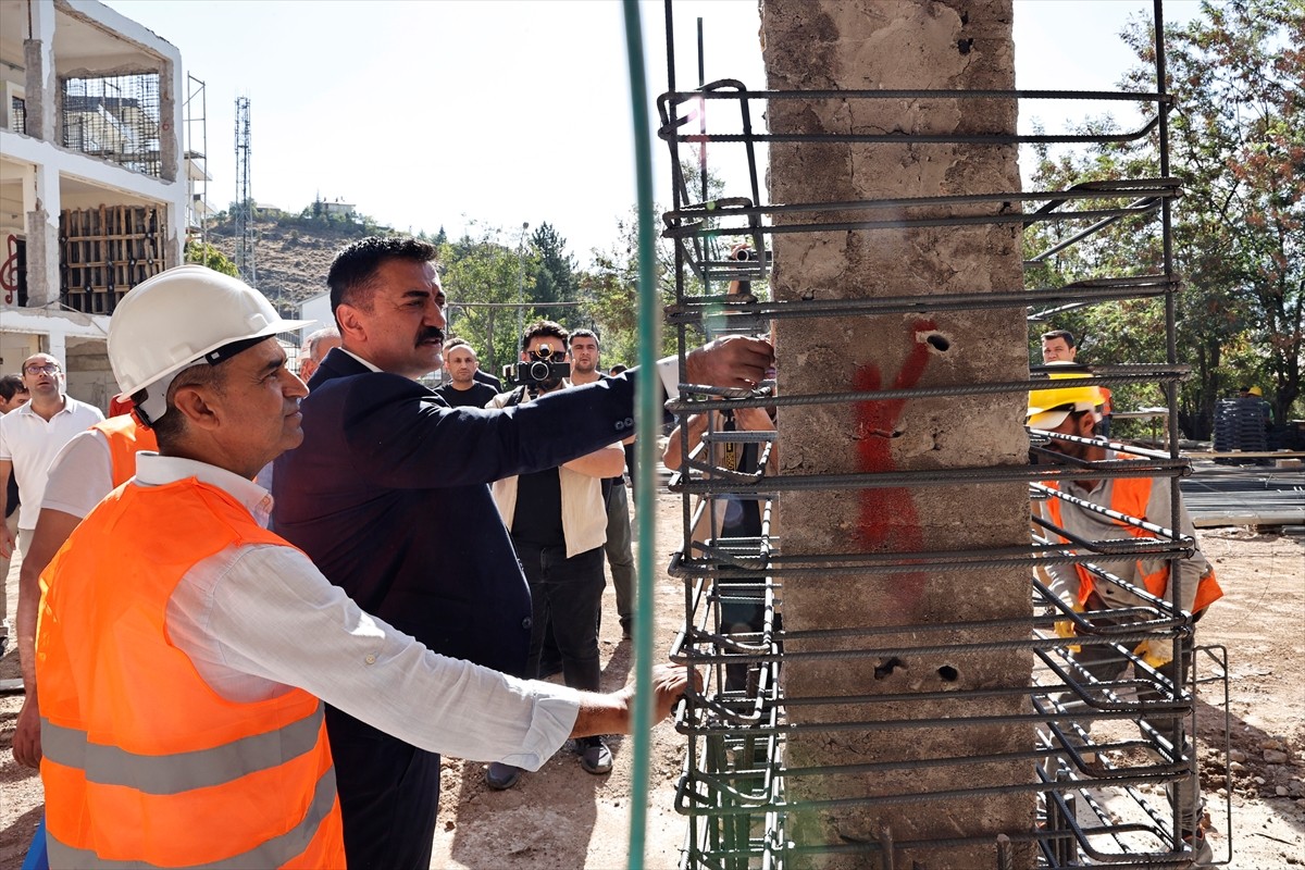 Tunceli'de depreme karşı 39 okulda onarım ve güçlendirme çalışması başlatıldı.