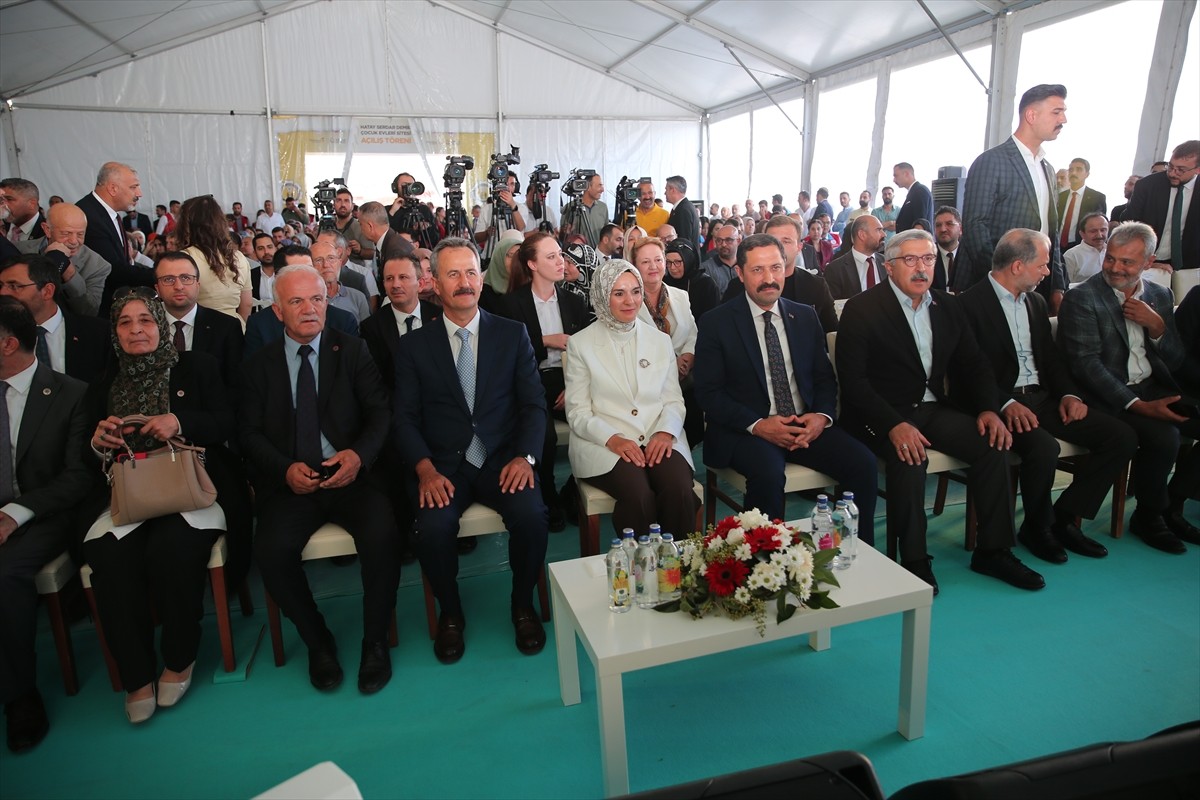 Aile ve Sosyal Hizmetler Bakanı Mahinur Özdemir Göktaş, Hatay'da Serdar Demir Çocuk Evleri...