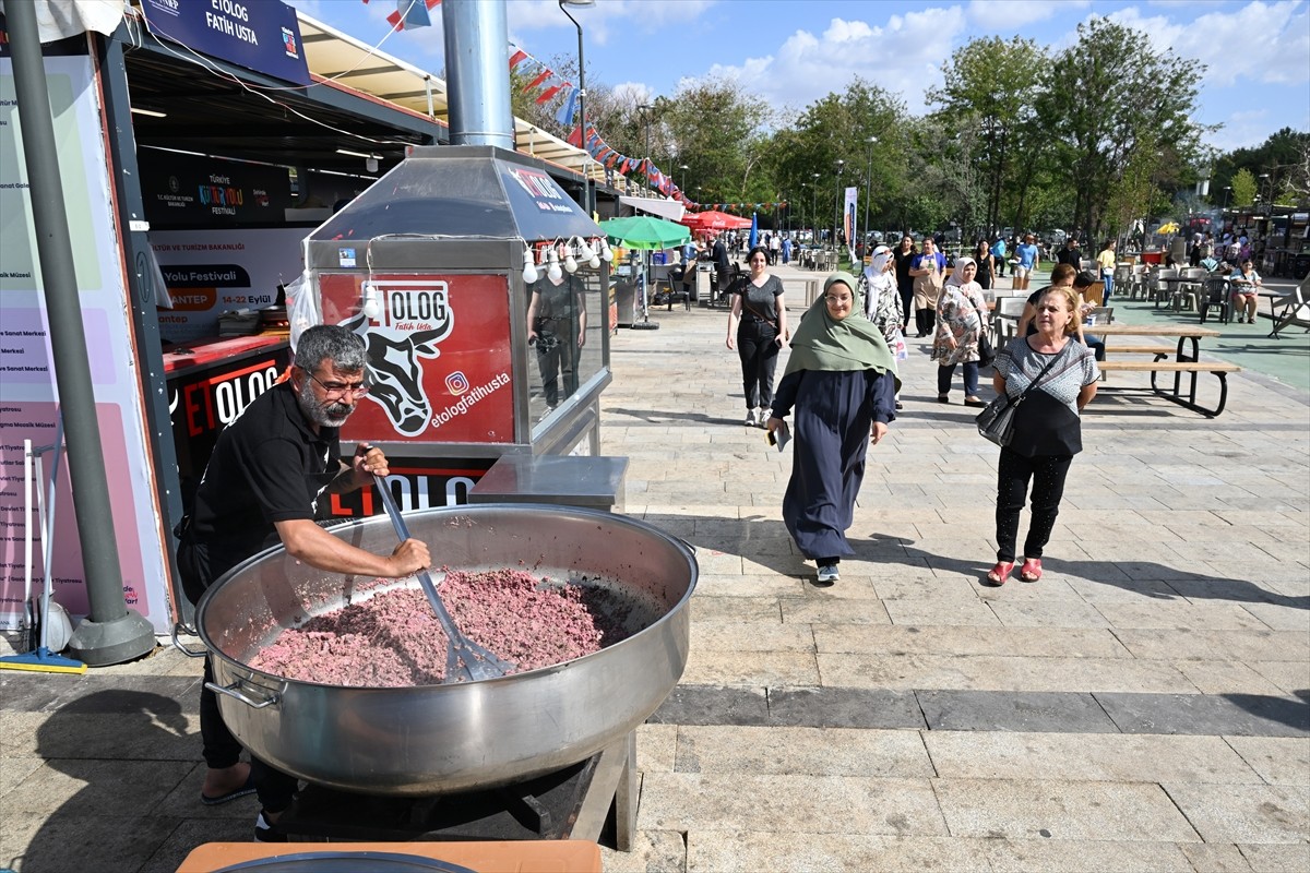 Kültür ve Turizm Bakanlığı ile Gaziantep Büyükşehir Belediyesi işbirliğinde düzenlenen GastroAntep...