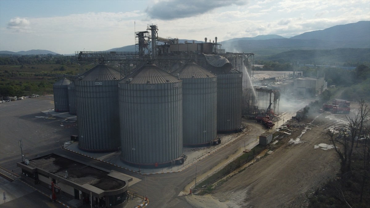 Sakarya'nın Hendek ilçesinde 1 kişinin öldüğü, 30 kişinin yaralandığı makarna fabrikasındaki...