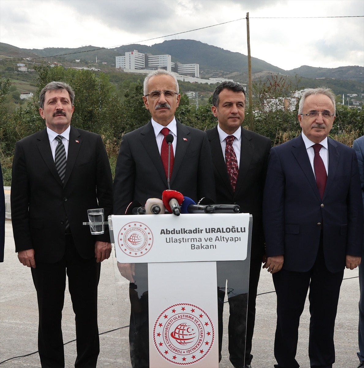 Ulaştırma ve Altyapı Bakanı Abdulkadir Uraloğlu (fotoğrafta), yapımı devam eden Samsun Şehir...