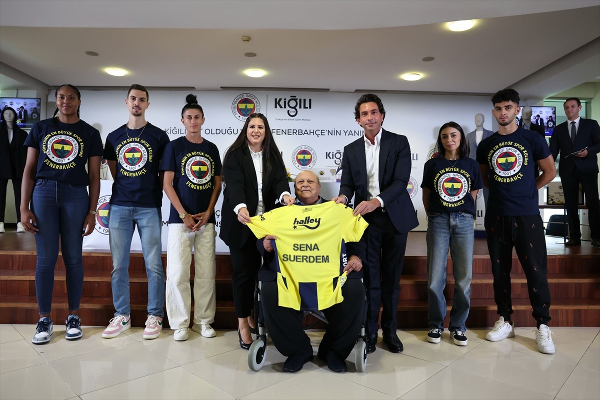 Fenerbahçe Kulübü ile giyim firması Kiğılı arasında sponsorluk anlaşması imzalandı. Ülker...