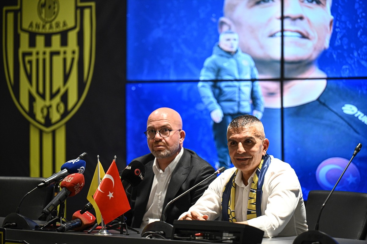 Trendyol 1. Lig ekiplerinden MKE Ankaragücü'nde teknik direktörlük görevine getirilen Kenan Koçak...