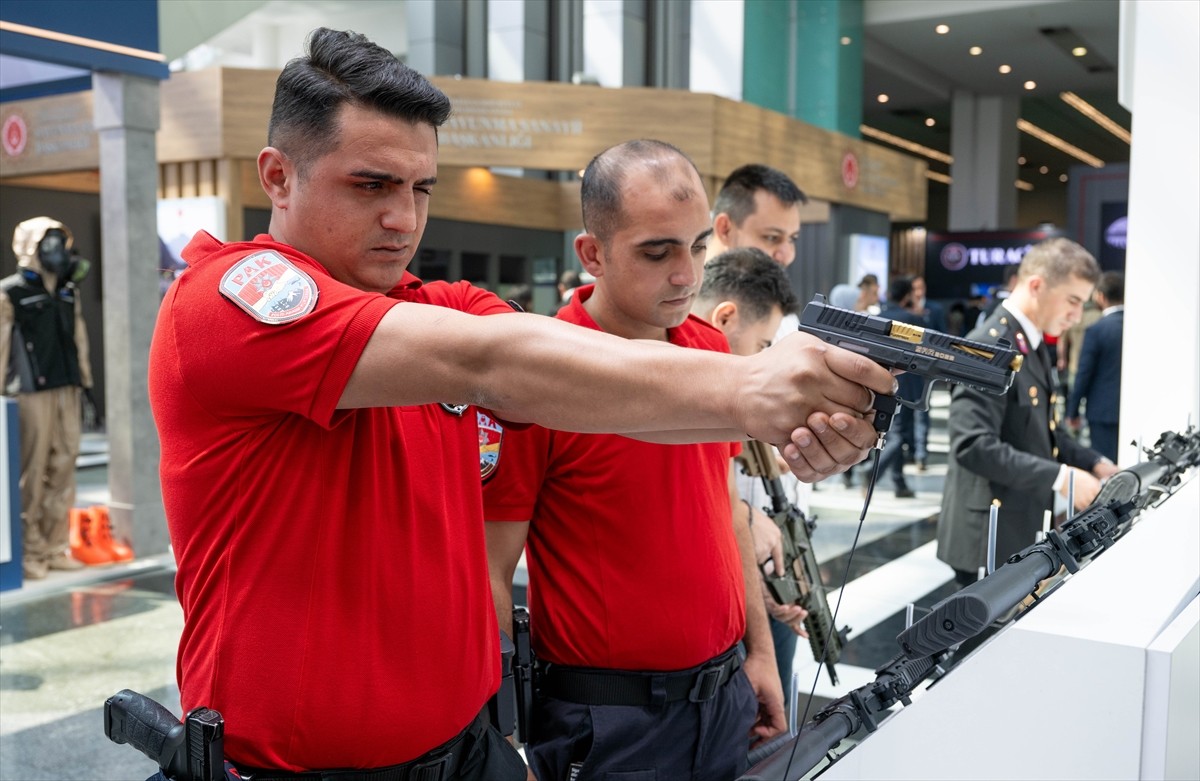 İçişleri Bakanlığı himayesinde Emniyet Genel Müdürlüğü ve Türk Polis Teşkilatı Güçlendirme Vakfı...