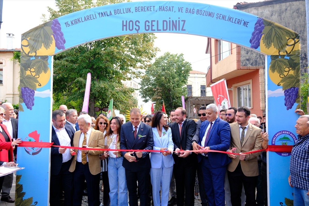 Kırklareli 15. Yayla, Bolluk, Bereket, Hasat ve Bağ Bozumu Şenlikleri başladı. Şenliklere katılan...