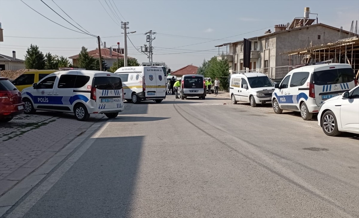 Konya'nın Meram ilçesinde, çöp kamyonunun çarptığı bisikletteki çocuk hayatını kaybetti.