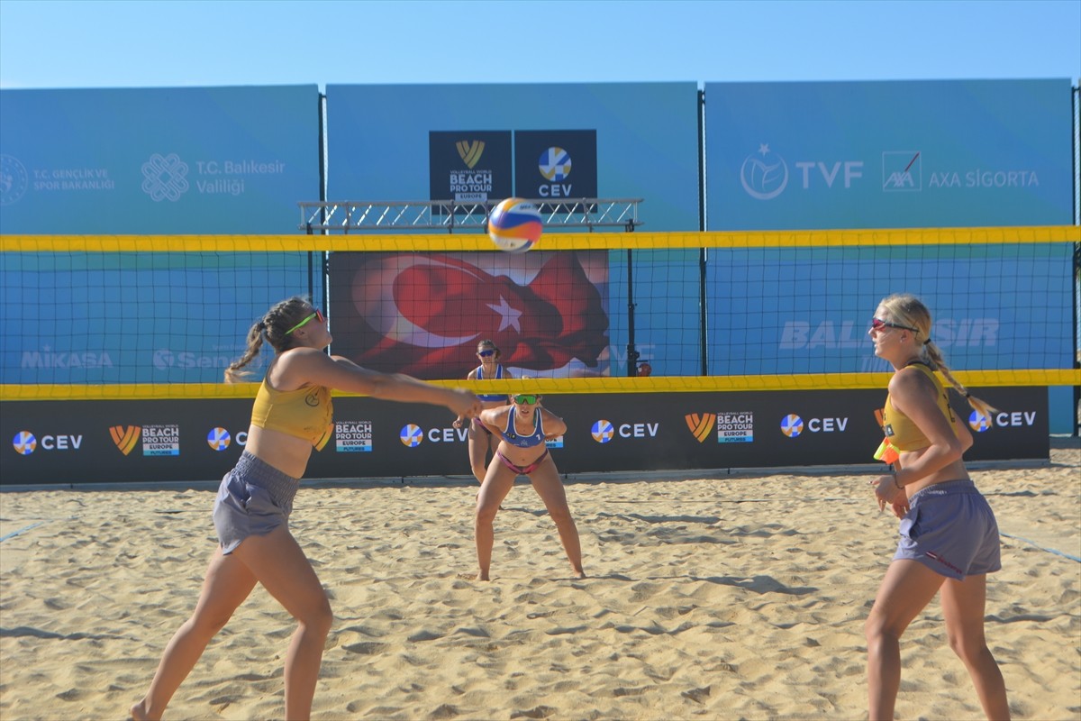 Plaj voleybolunda 2024 VW Beach Pro Tour Futures Balıkesir Etabı, Ayvalık ilçesinde 122 sporcunun...