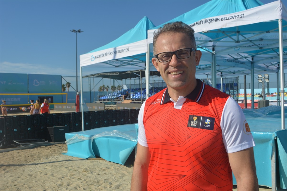 Plaj voleybolunda 2024 VW Beach Pro Tour Futures Balıkesir Etabı, Ayvalık ilçesinde 122 sporcunun...